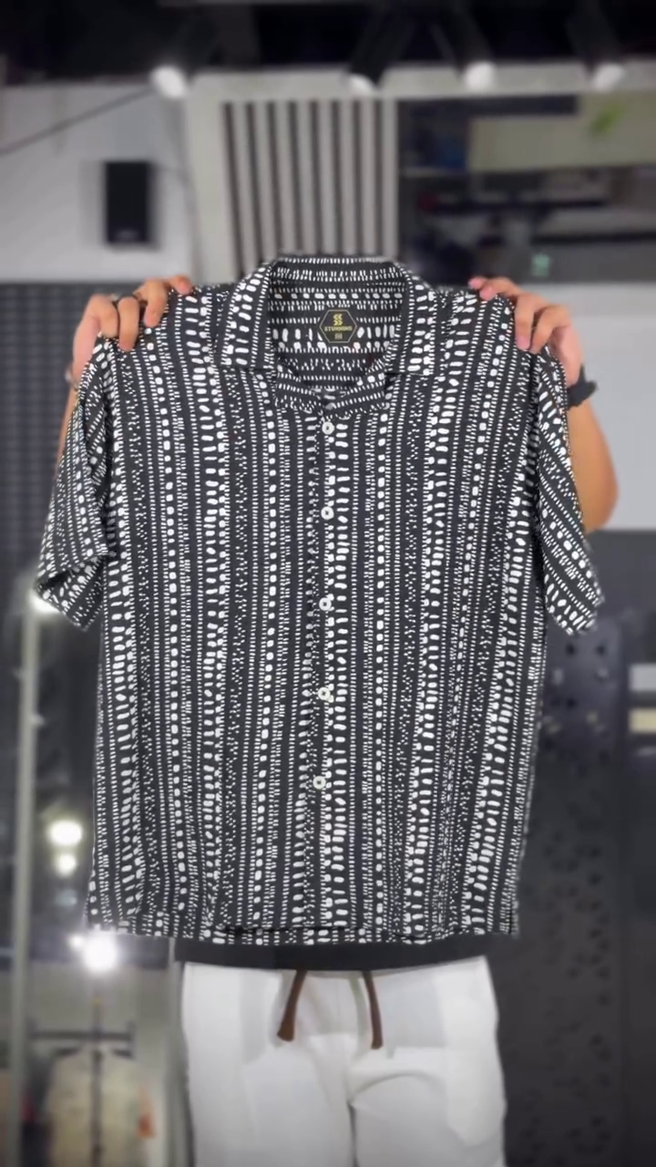 Comfort Spread Collar Geometric Printed Opaque Shirt
