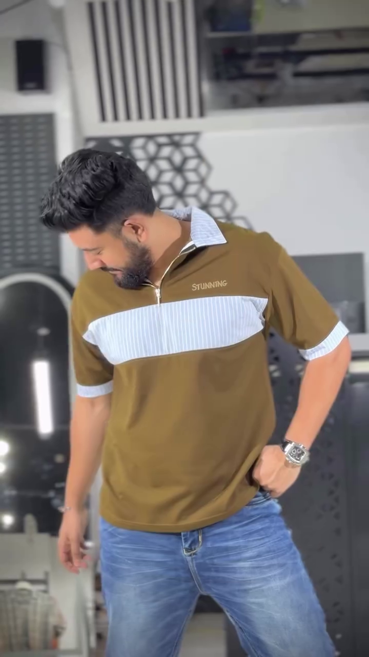 Men Colourblocked Polo Collar T-shirt - Image 4