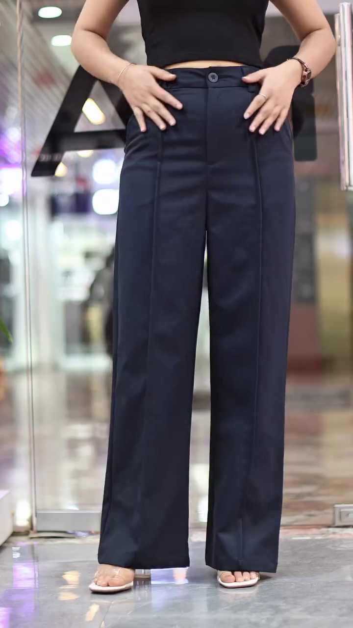 Women Solid Pleated Mid-Rise Regular Trousers