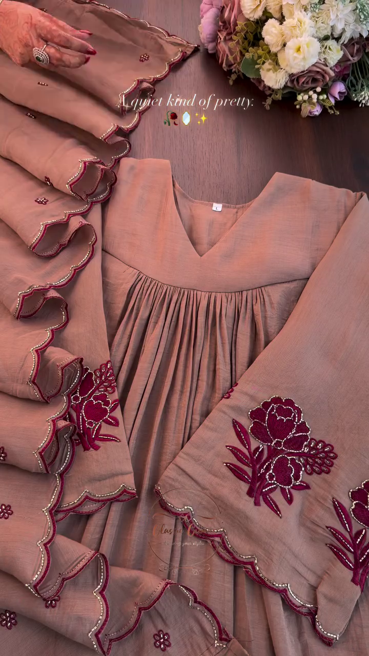 Embroidered Round Neck Top & Palazzos Co-Ords - Image 3
