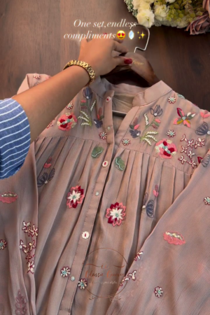 Women Floral Embroidered Panelled Thread Work Kurta with Trousers & With Dupatta