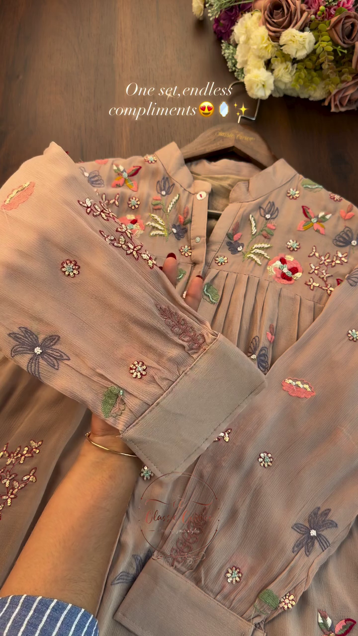 Women Floral Embroidered Panelled Thread Work Kurta with Trousers & With Dupatta - Image 12