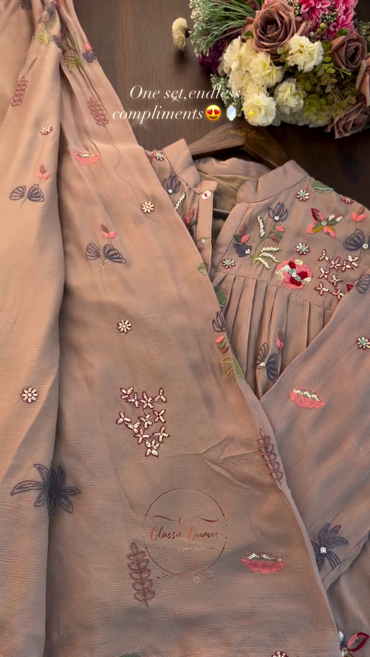 Women Floral Embroidered Panelled Thread Work Kurta with Trousers & With Dupatta - Image 9