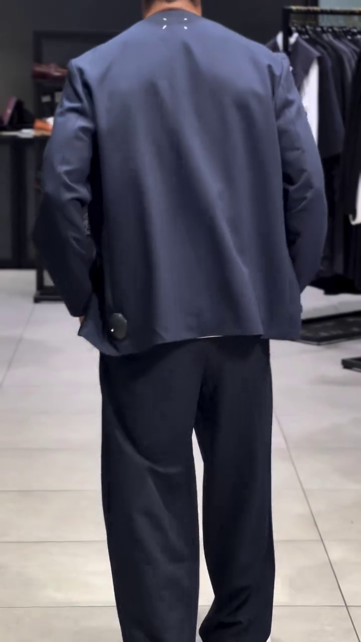 Navy Blue Single-Breasted Smart Casual Blazer - Image 4