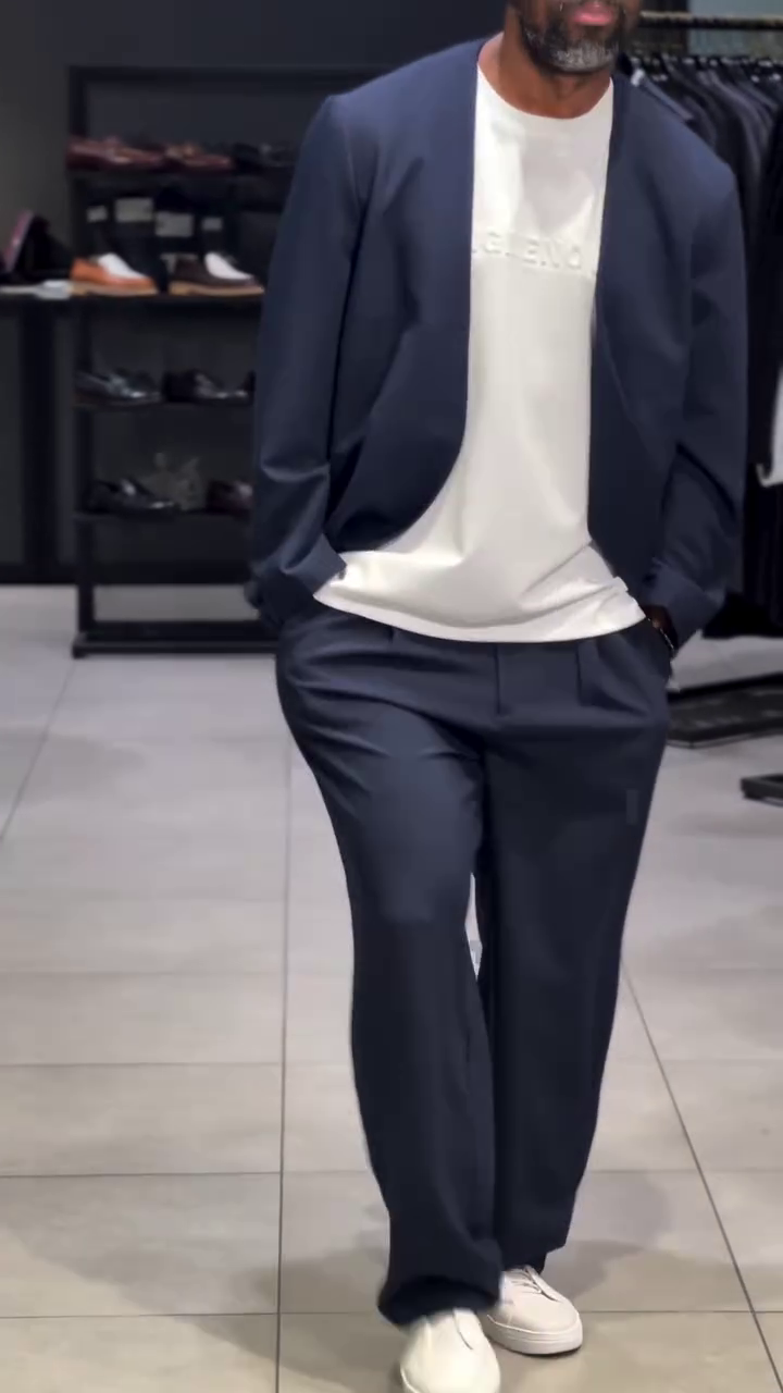 Navy Blue Single-Breasted Smart Casual Blazer - Image 3